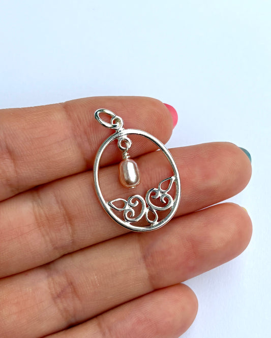 Elegant Pearl Pendant