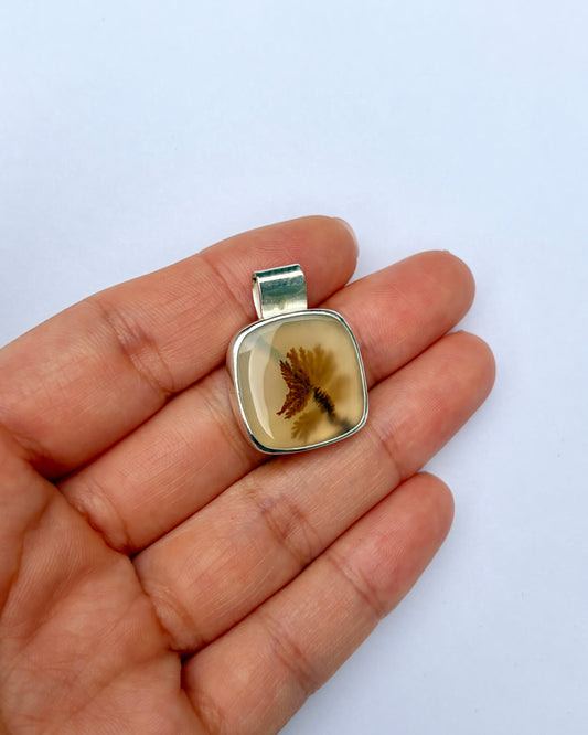 Scenic Quartz Pendant